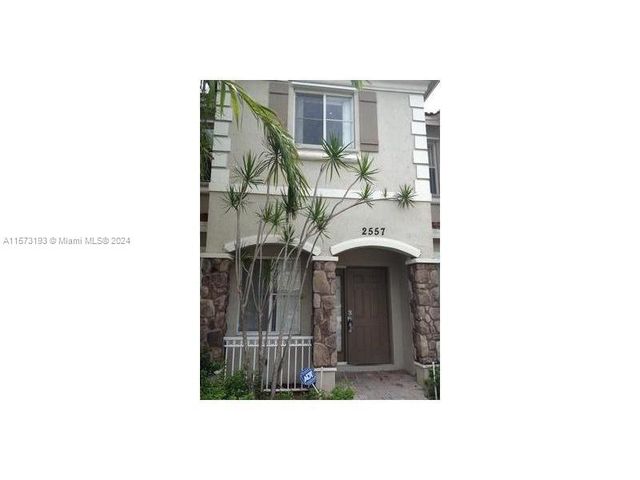 2557 SW 82nd Ave #107, Hollywood, FL 33025