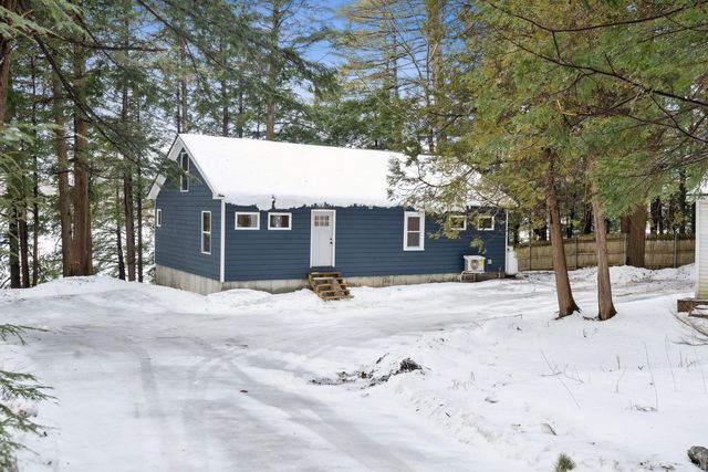 25 Gifford Place, Oakland, ME 04963