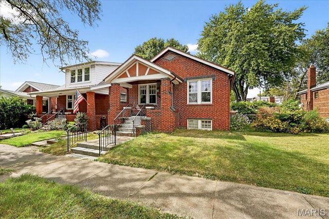 6925 Salzburger Ave, Saint Louis, MO 63116