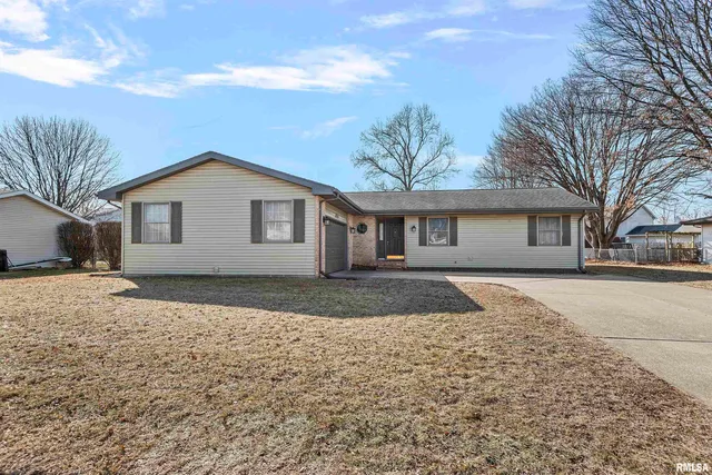 2420 Mayfair Rd, Springfield, IL 62703