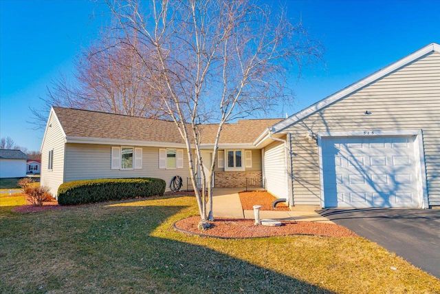 515 Meadowbrook Court UNIT 515, Marshall, WI 53559