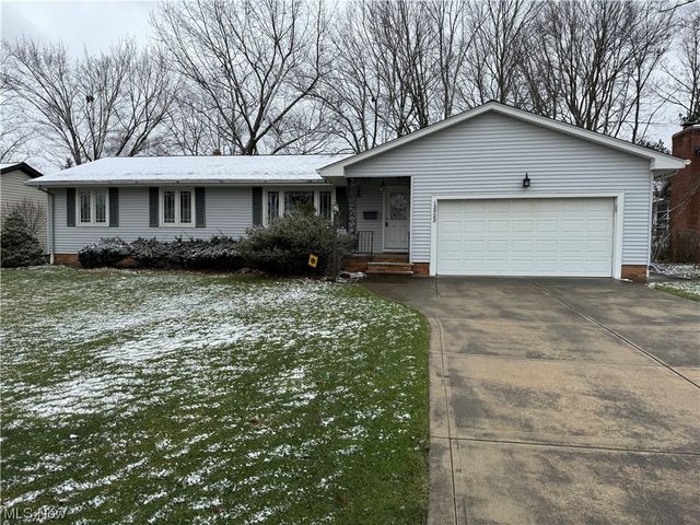13923 Cherokee Trl, Middleburg Heights, OH 44130