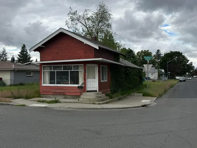 5029 N  Madison St, Spokane, WA 99205