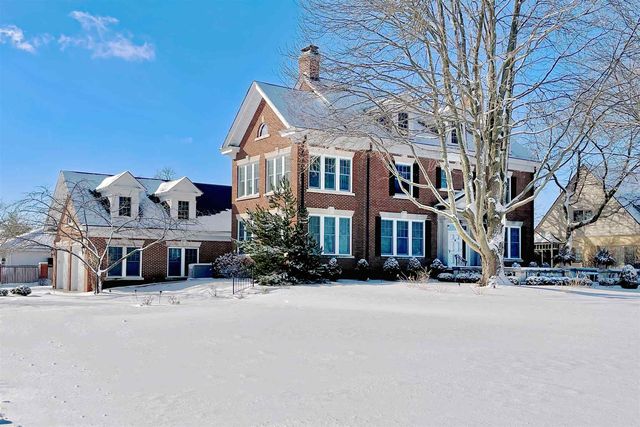 4935 N Grandview Dr, Peoria Heights, IL 61616 | Trulia