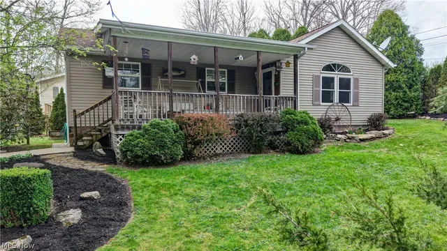 2041 Thrasher Rd SW, Carrollton, OH 44615