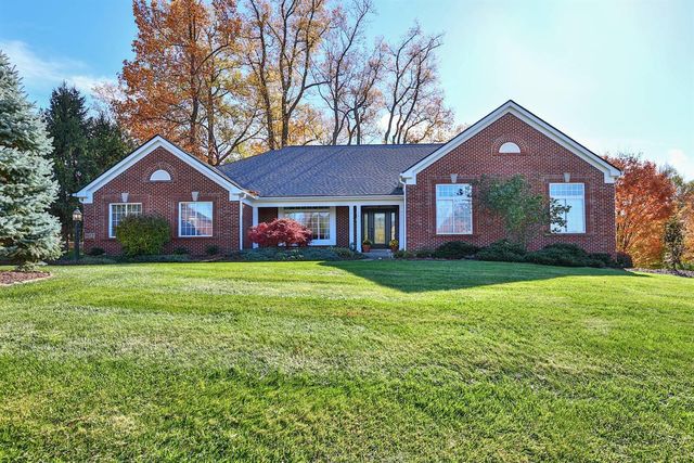 756 Riverwatch Dr, Crescent Springs, KY 41017