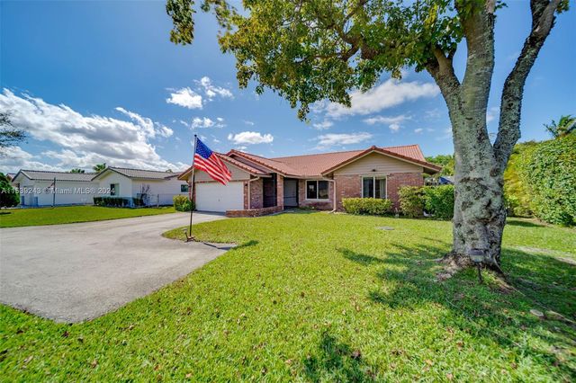 3700 NW 113th Ave, Coral Springs, FL 33065