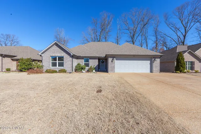 65 Doe Valley Cv, Jackson, TN 38305