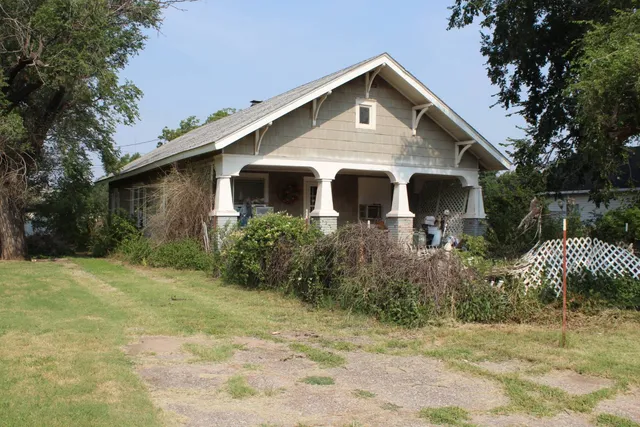 716 N  3rd St, Okeene, OK 73763