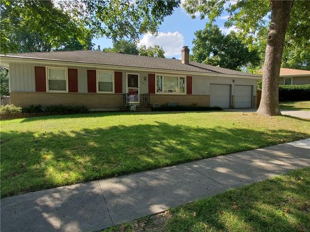 2904 Cheyenne Cir, Kansas City, MO 64116