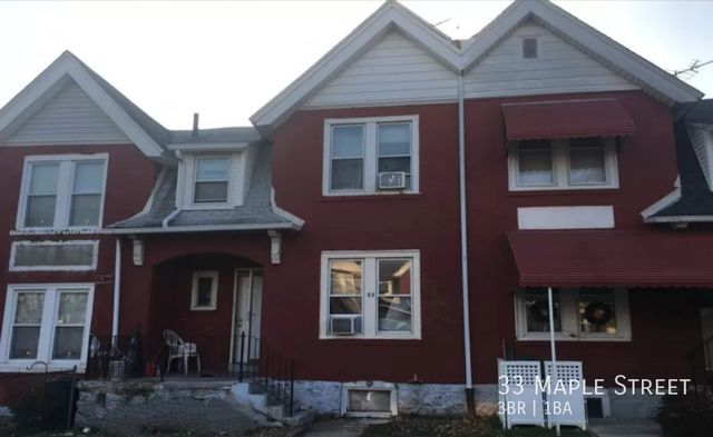 33 Maple St, Marcus Hook, PA 19061
