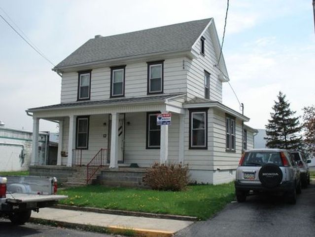 4 Middle Spring Ave, Shippensburg, PA 17257