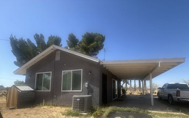 40608 13th St W #1/2, Palmdale, CA 93551