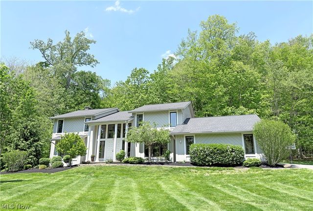 2239 Edgeview Dr, Hudson, OH 44236