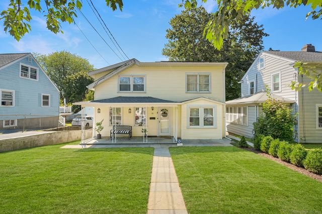 90 Courtland Hill Street, Stamford, CT 06906
