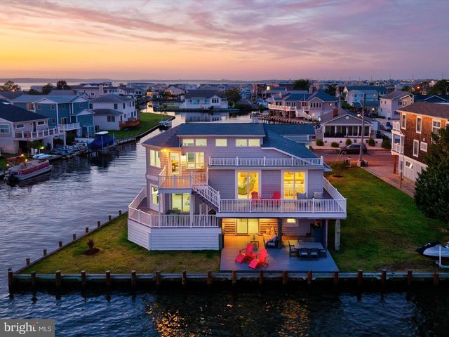 36 W  Bayard St, Fenwick Island, DE 19944