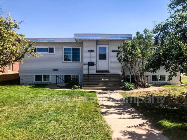 1453 North St, Laramie, WY 82072