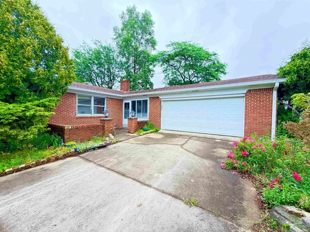 1521 Canterbury Ct, Huntington, IN 46750