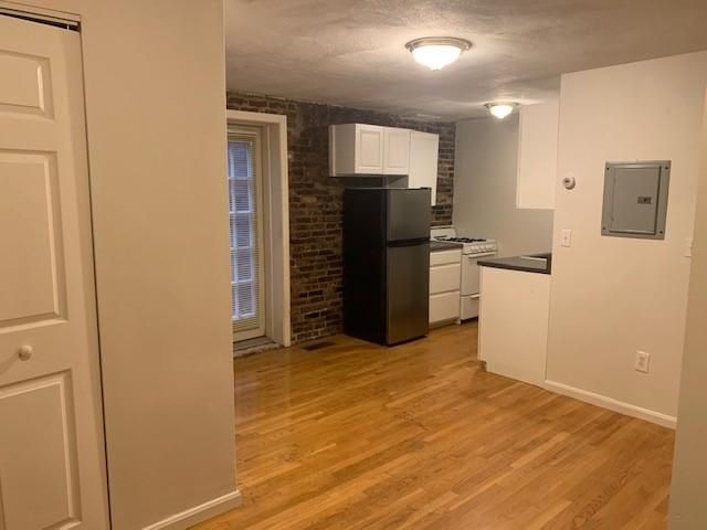 40 Clark St #B, Boston, MA 02109