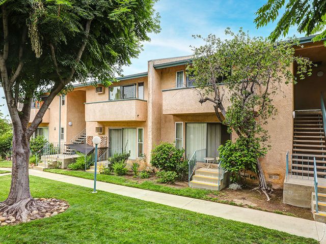 14500 Olive View Dr #203, Sylmar, CA 91342