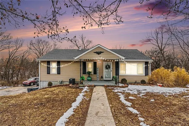 1810 N  94th St, Kansas City, KS 66112
