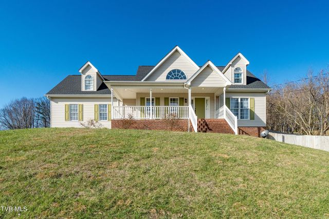 2500 Cherokee Rd, Johnson City, TN 37604