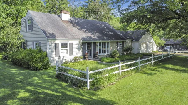 111 Highgate Rd, Granville, OH 43023