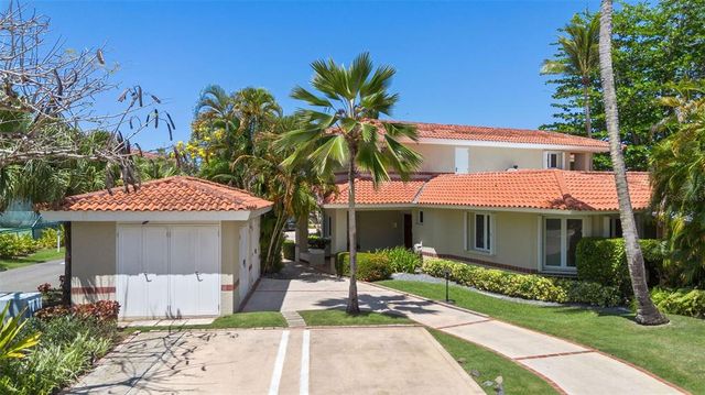 12 The Grn, Dorado, PR 00646