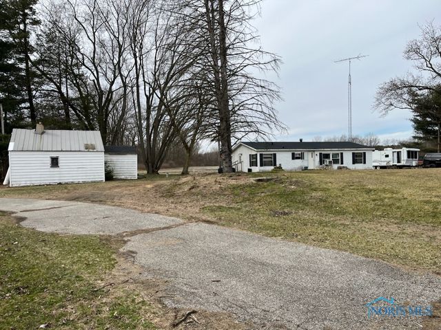 8242 Stolz Rd, Neapolis, OH 43547