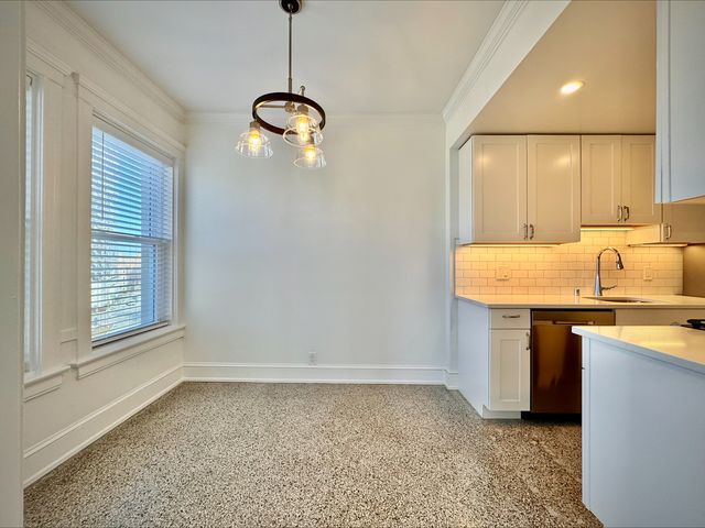 1224 N  Prospect Ave #5L, Milwaukee, WI 53202