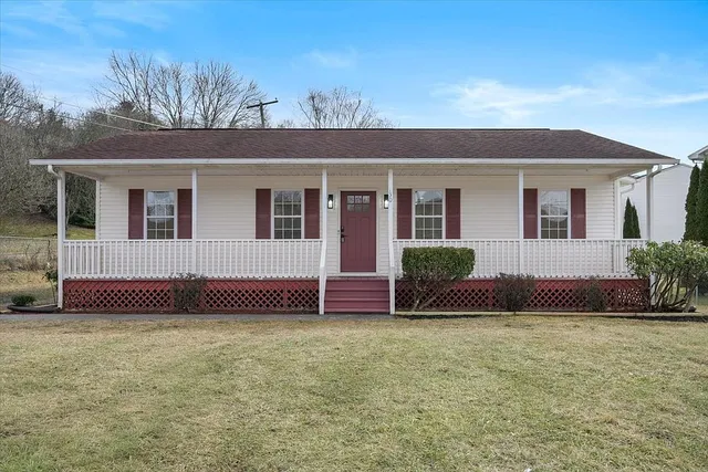 130 Veterans Dr, Richlands, VA 24641