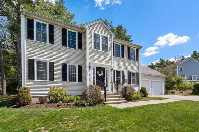 45 Cinnamon Ridge Cir, Middleboro, MA 02346