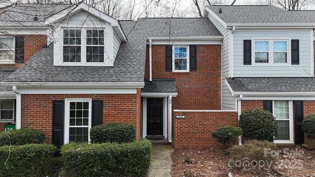 9449 Kings Falls Dr, Charlotte, NC 28210