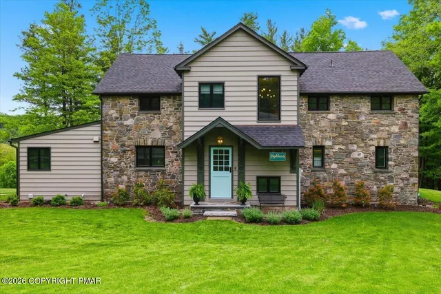 5106 Beattys Cir, Buck Hill Falls, PA 18325