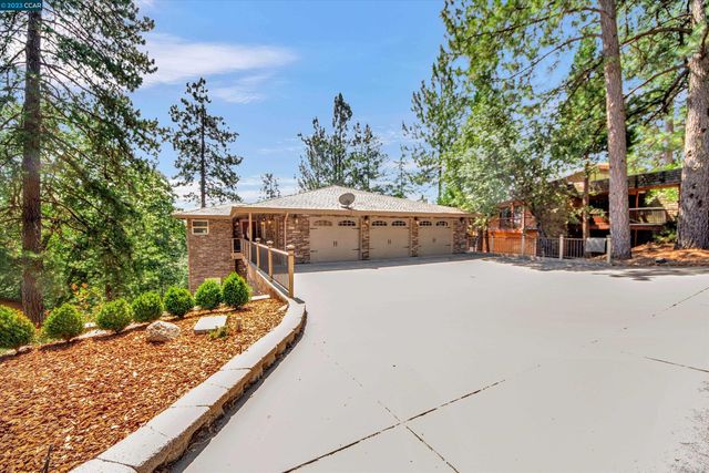 16965 Lawrence Way, Grass Valley, CA 95949