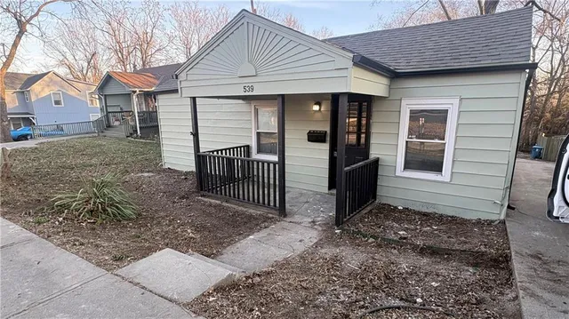 539 E  Mill St, Liberty, MO 64068