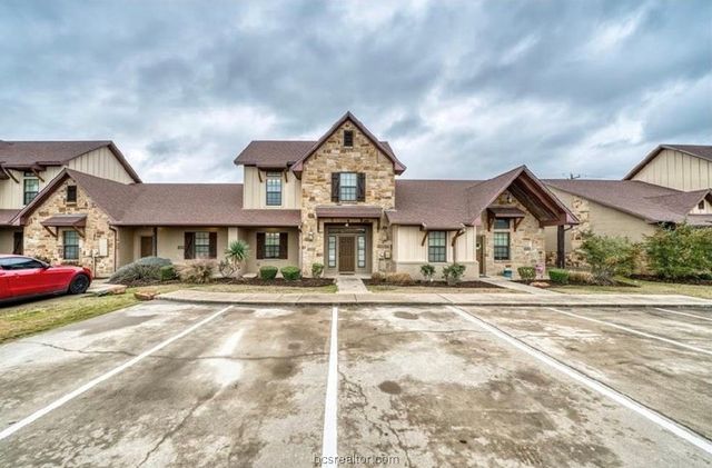 3217 Sergeant Dr, College Station, TX 77845