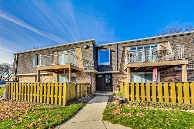 4704 Euclid Ave #2A, Rolling Meadows, IL 60008