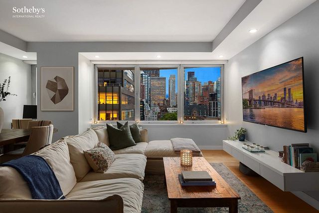 216 E  47th St #12A, New York, NY 10017