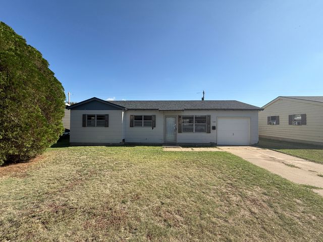 1228 Darby Ave, Pampa, TX 79065