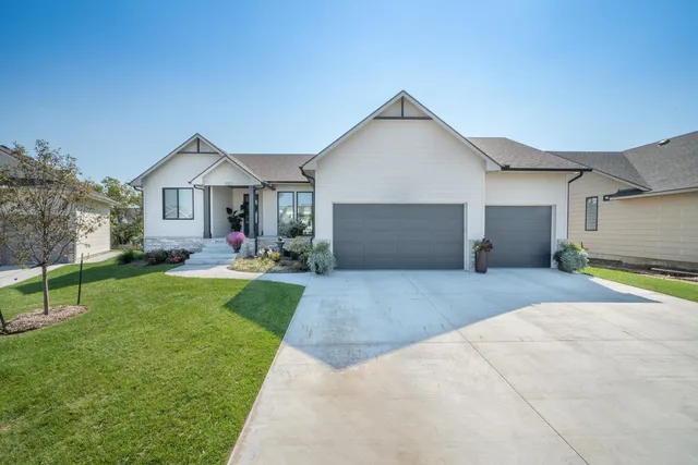 1023 W  Silverstone Ct, Andover, KS 67002