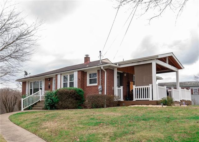5029 Clifton Dr, Aliquippa, PA 15001