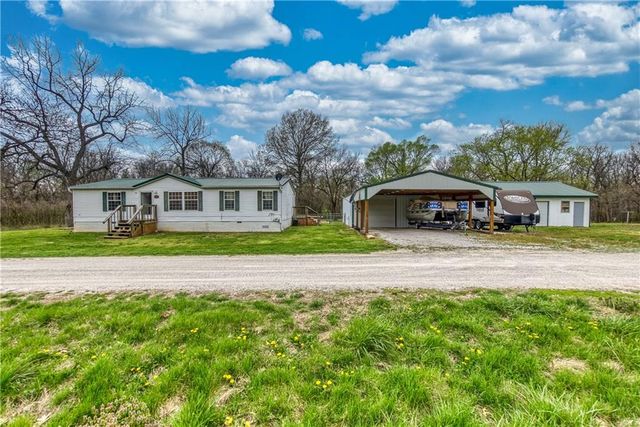805 SE 219th Rd, Deepwater, MO 64740