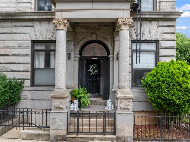 258 Barrow St #1B, Jersey City, NJ 07302