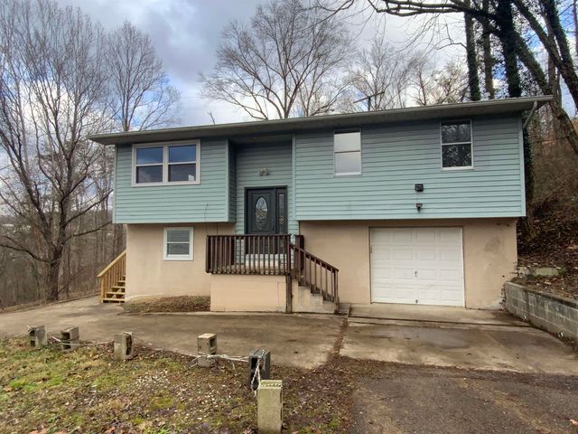 209 S  Pine St, Wayne, WV 25570