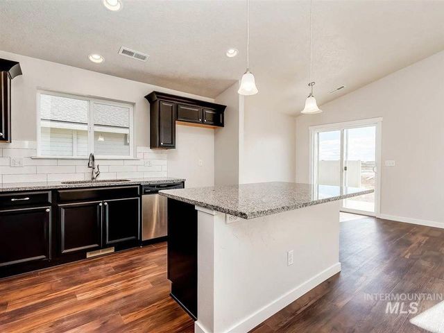 7865 E  Bunker Hill St, Nampa, ID 83687
