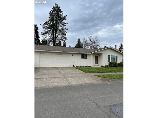 415 S  32nd St, Springfield, OR 97478