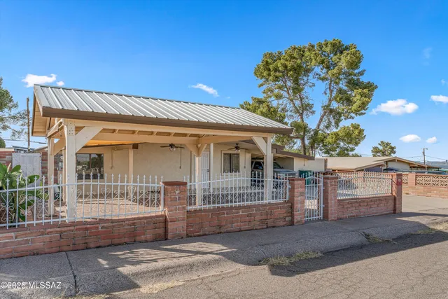 124 W  5th Ave, San Manuel, AZ 85631