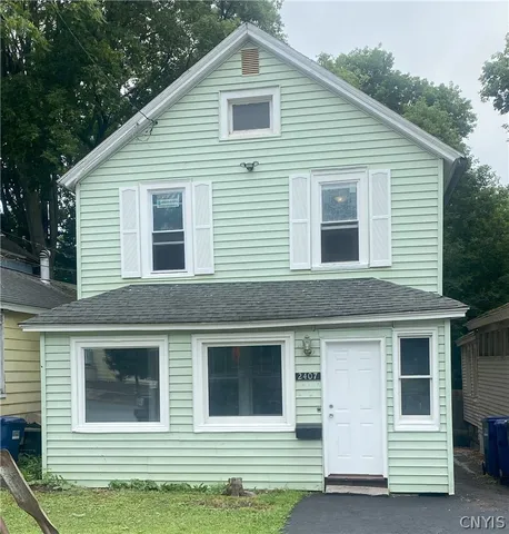 2407 Lodi St, Syracuse, NY 13208