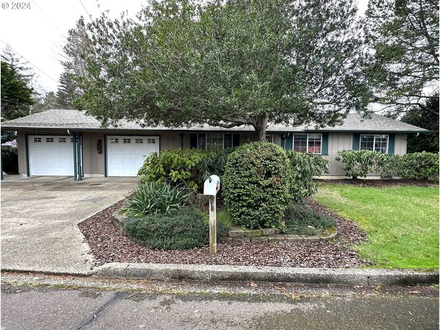 2420 17th St, Florence, OR 97439